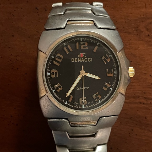 Dennaci men’s watch - Picture 2 of 2